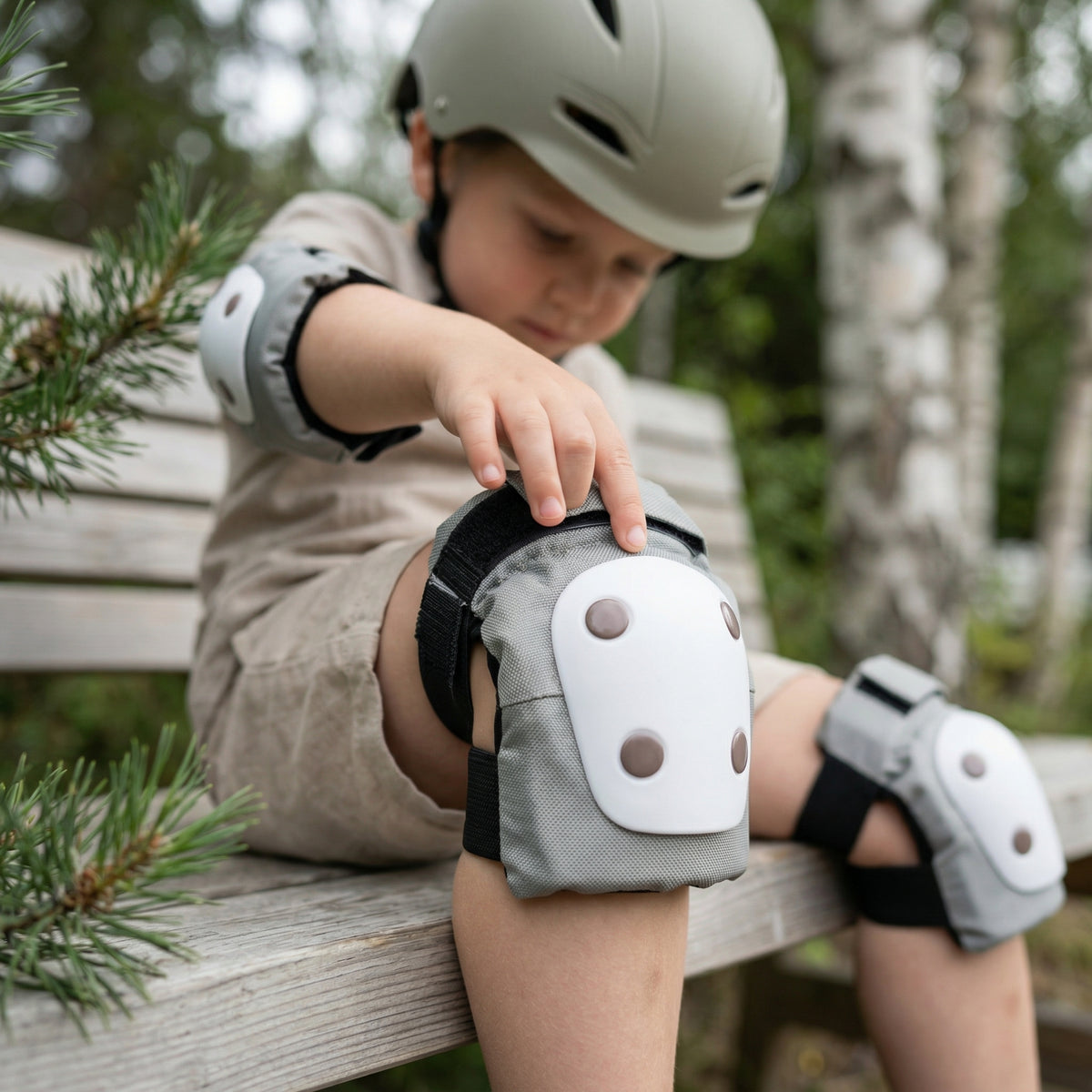 CHANTY Kids Helmet + Pads – Sand Beige