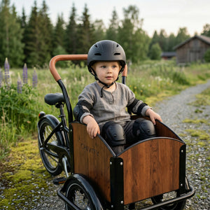 CHANTY Barnhjälm + Skyddssats – Svart