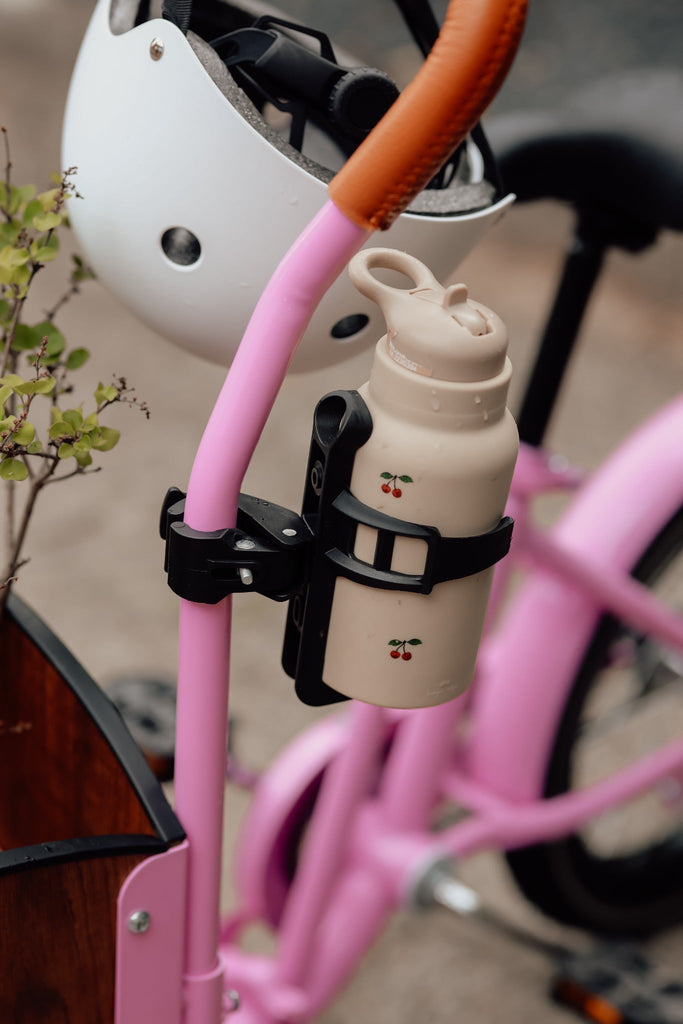 Chanty Cargo Kid – Pink inkl. hjelm, flaskeholder, håndtag i 2 farver og ringklokke - BørnecyklerneChantyBørnecyklernePink: BLC16 - LYRChanty Cargo Kid – Pink inkl. hjelm, flaskeholder, håndtag i 2 farver og ringklokke