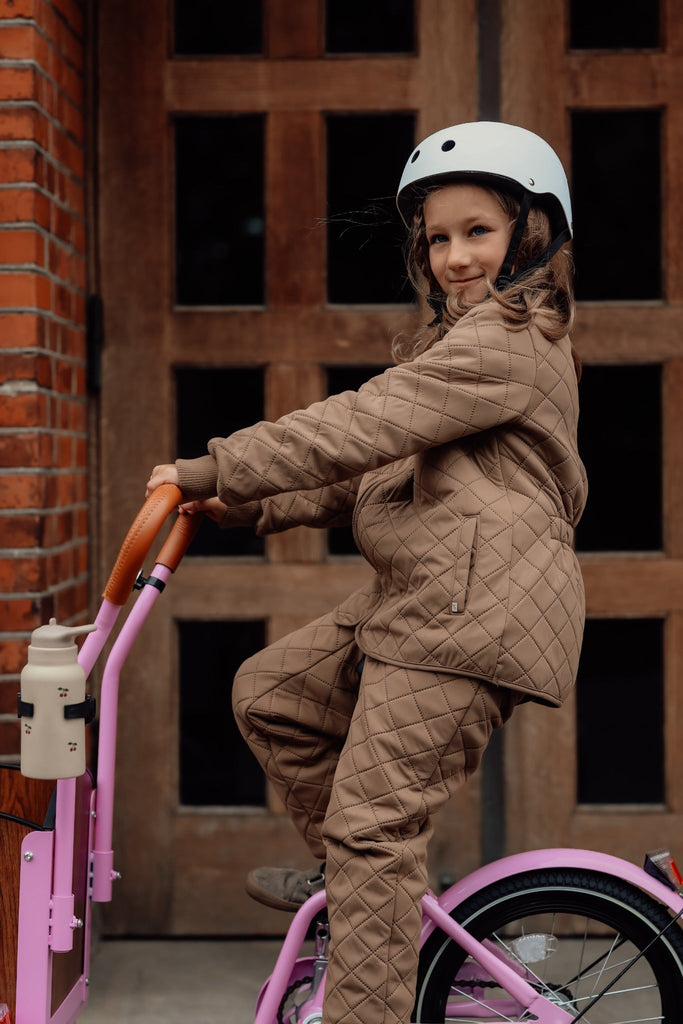 Chanty Cargo Kid – Pink inkl. hjelm, flaskeholder, håndtag i 2 farver og ringklokke - BørnecyklerneChantyBørnecyklernePink: BLC16 - LYRChanty Cargo Kid – Pink inkl. hjelm, flaskeholder, håndtag i 2 farver og ringklokke