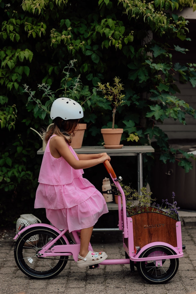 Chanty Cargo Kid – Pink inkl. hjelm, flaskeholder, håndtag i 2 farver og ringklokke - BørnecyklerneChantyBørnecyklernePink: BLC16 - LYRChanty Cargo Kid – Pink inkl. hjelm, flaskeholder, håndtag i 2 farver og ringklokke